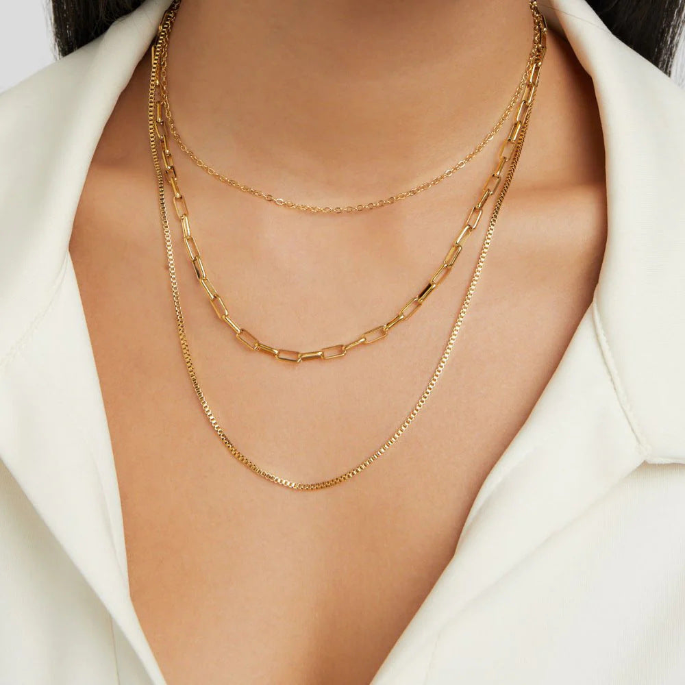Paperclip chain necklace in stainless steel – clasp detail
