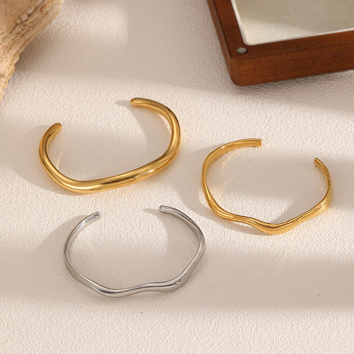 Irregular open cuff bracelet in stainless steel – side view