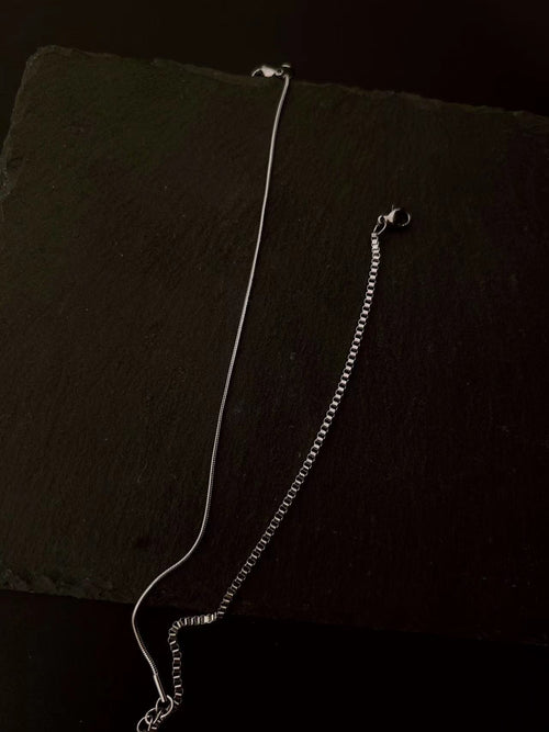 Double-layer bracelet in stainless steel – close-up of two strands